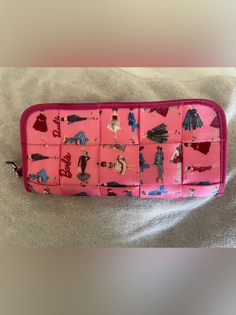 Harveys seatbelt Barbie pink wallet